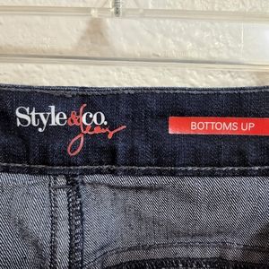 Style & Co. Sz 8 Great Shape Bottoms Up Jeand